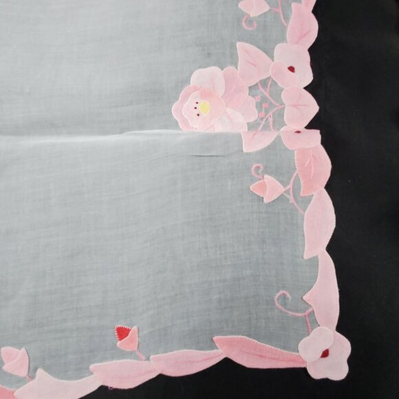 VTG 4 Hand Applique Embroidered Organdy Linen Placemats Pink White By Brode Main - Picture 10 of 14